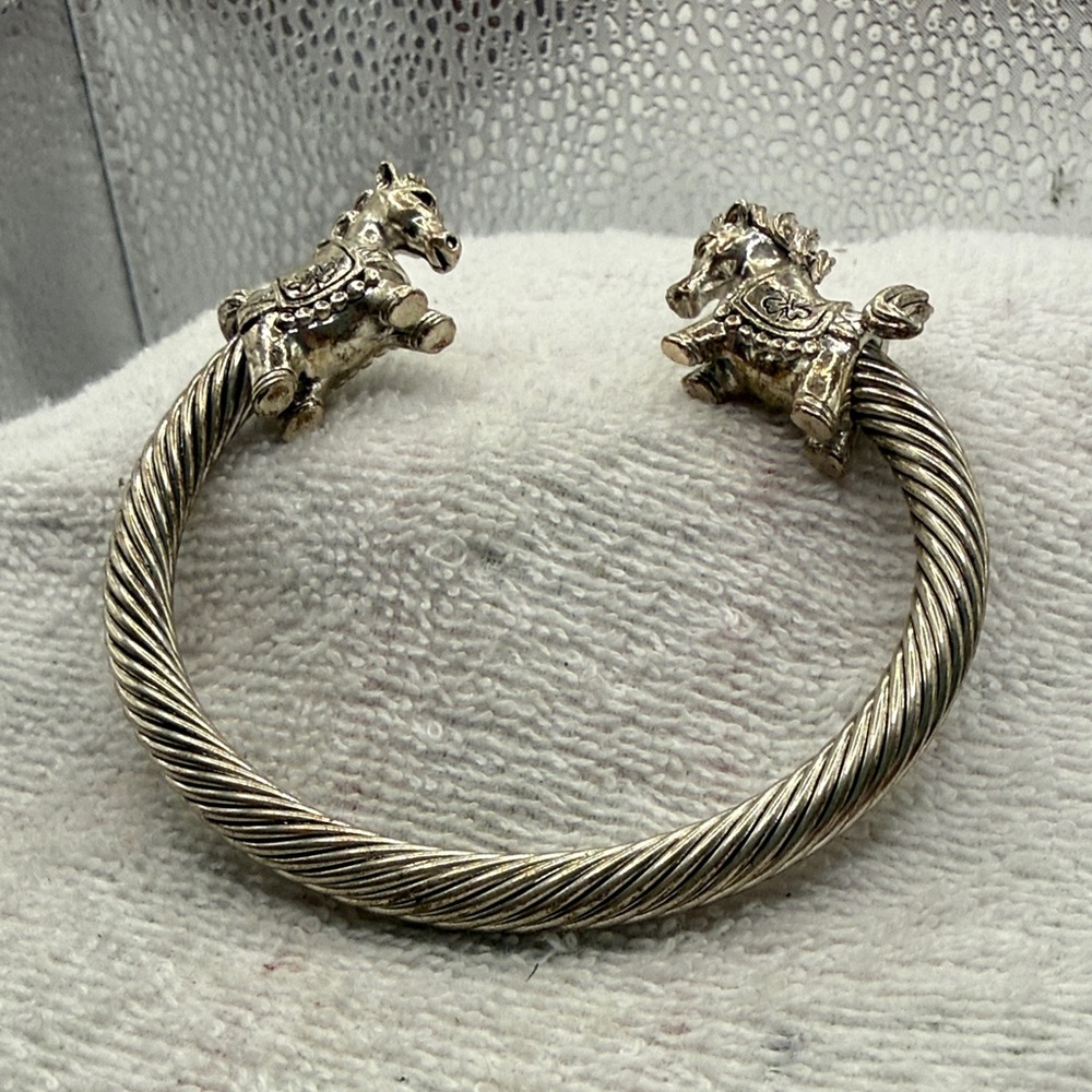 Silver-toned Horse Head Twisted Bracelet